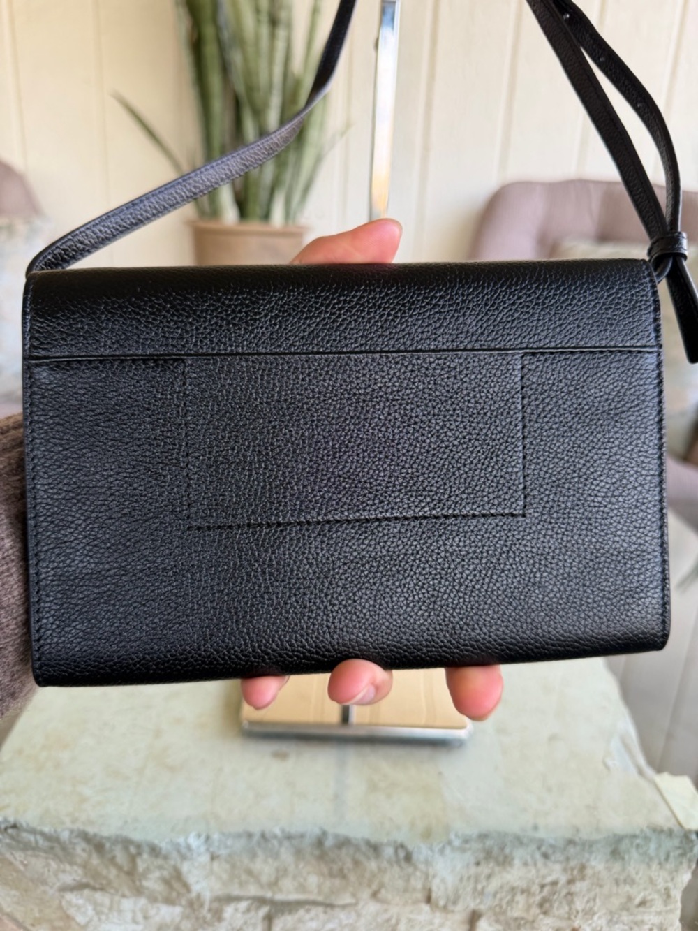 Like 🆕 Balenciaga Crossbody Bag💝💝💝 - Picture 7 of 7